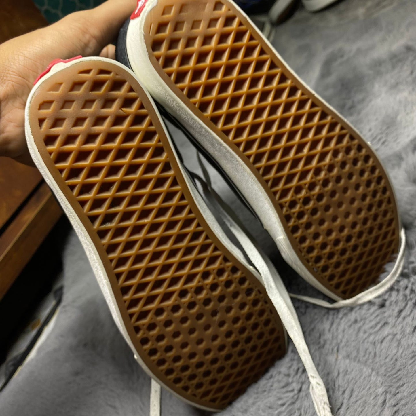 VANS ( Size 42 / 8 )