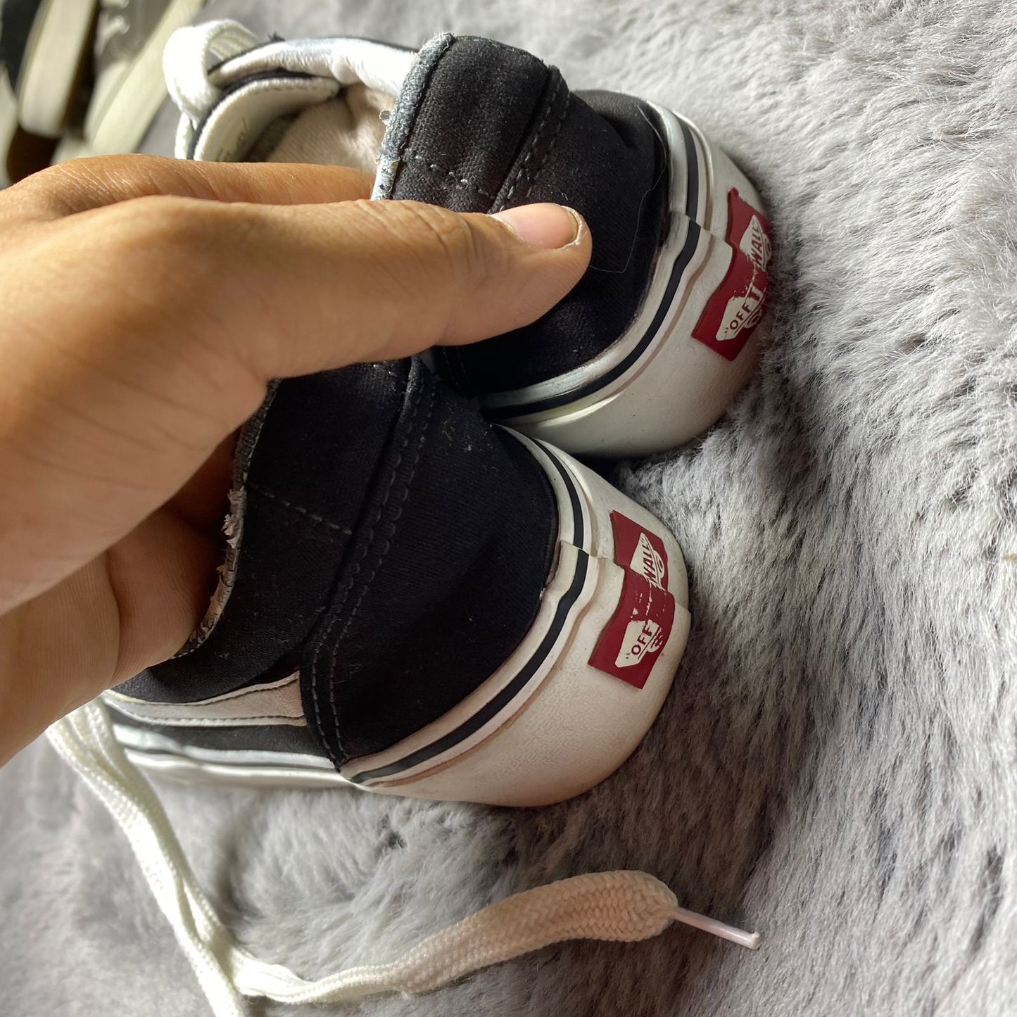 VANS ( Size 40 / 6.5 )