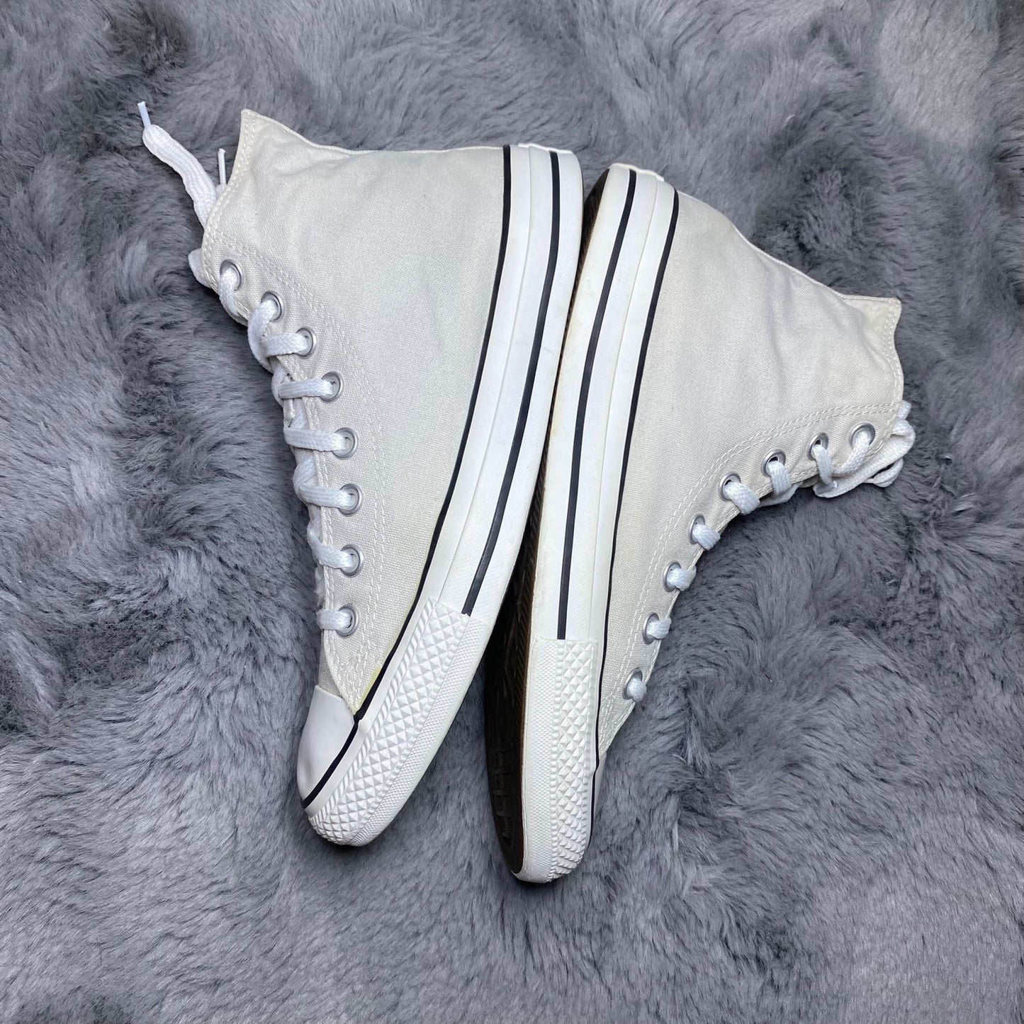 Converse ( Size 41 / 7.5 )