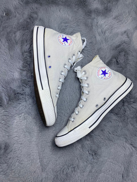 Converse ( Size 41 / 7.5 )