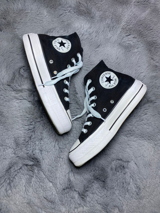 Converse ( Size 37 / 4.5 )