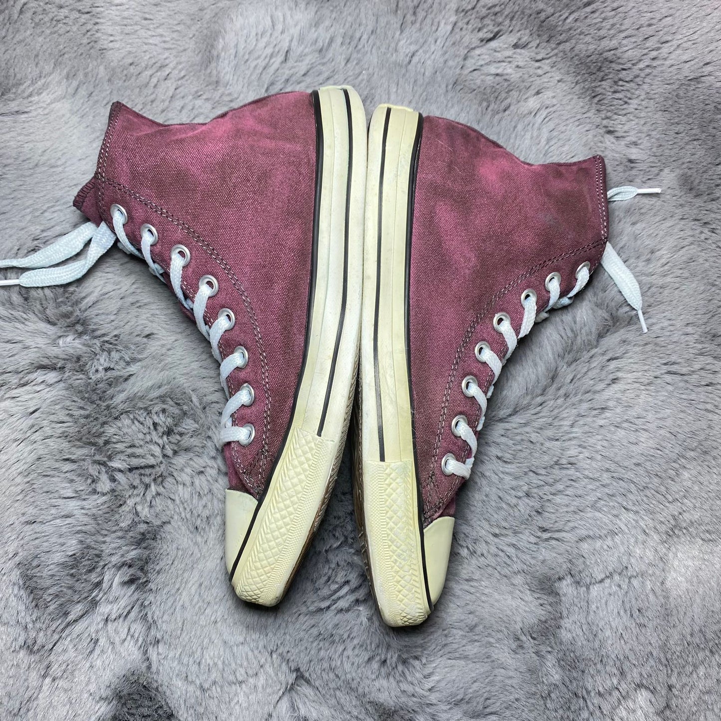 Converse ( Size 41.5 - 42 / 7.5 - 8 )