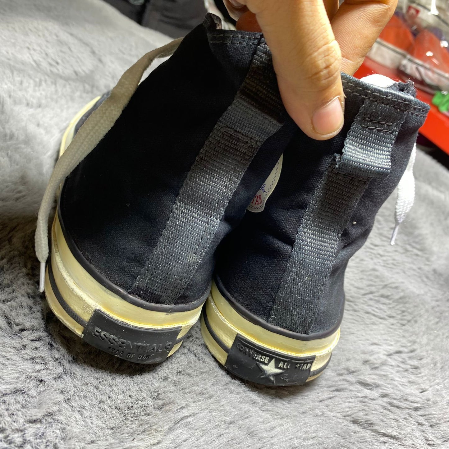 Converse ( Size 41 / 7.5 )