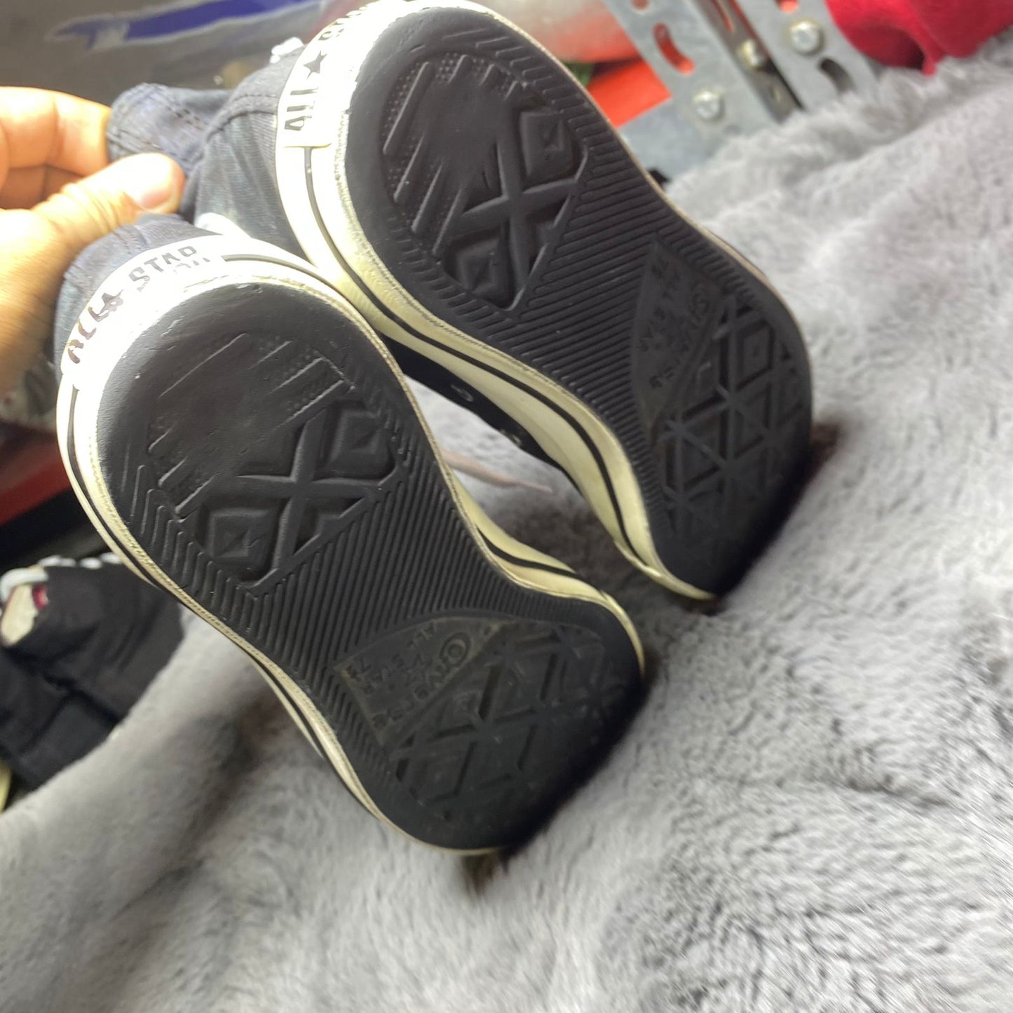 Converse ( Size 41 / 7.5 )
