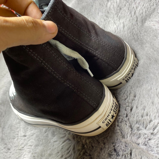 Converse ( Size 39 / 6 )