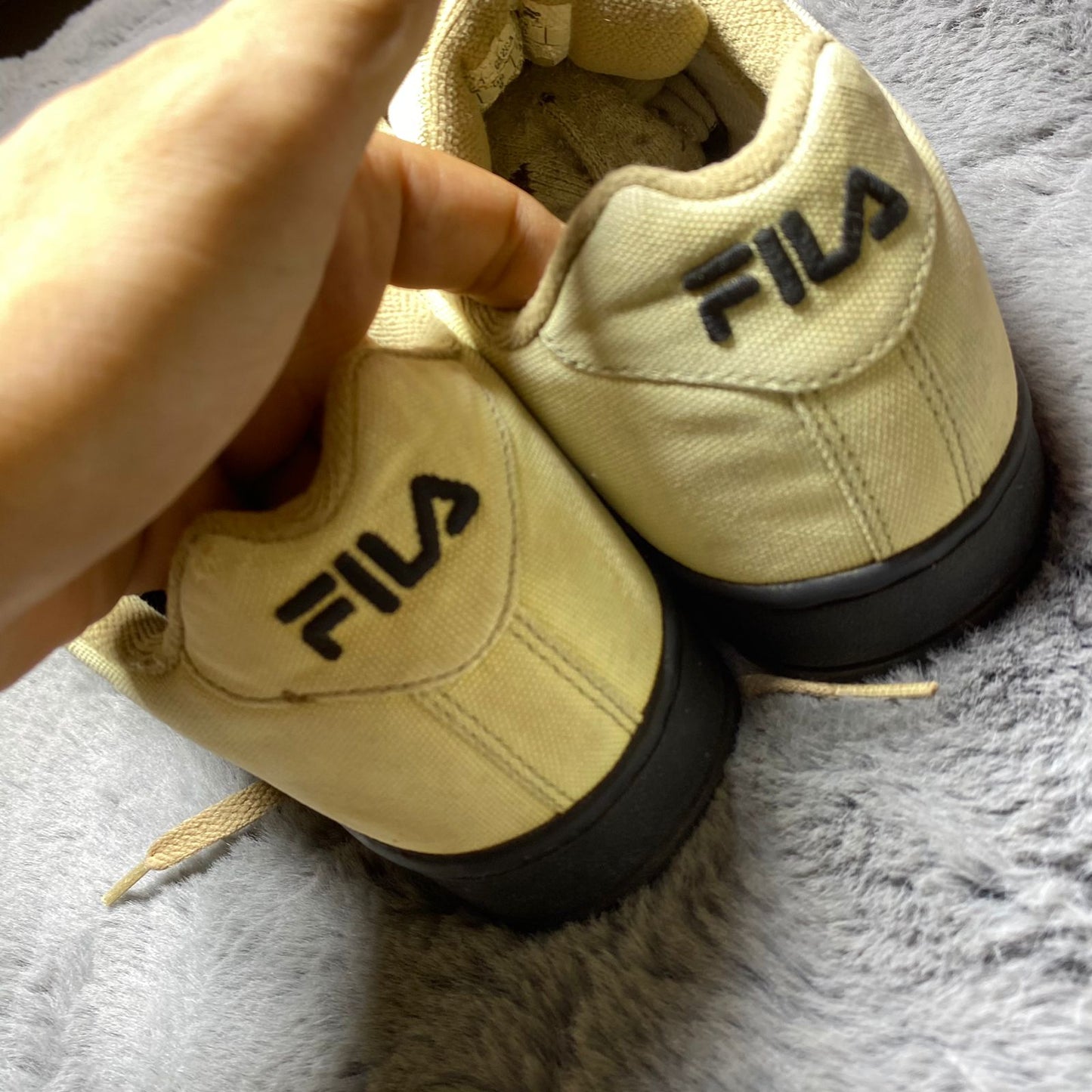 F!LA ( Size 42 / 8.5 )