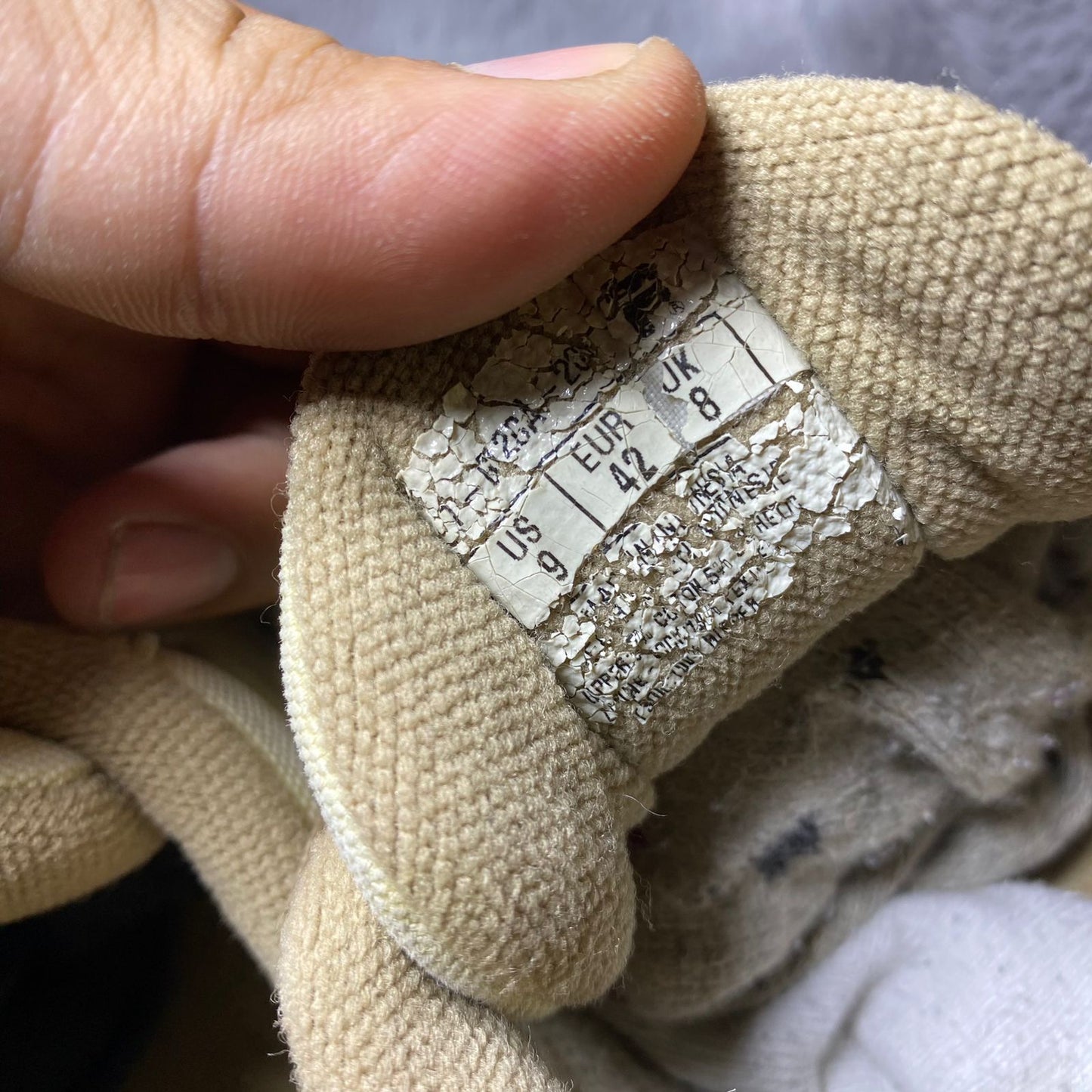 F!LA ( Size 42 / 8.5 )