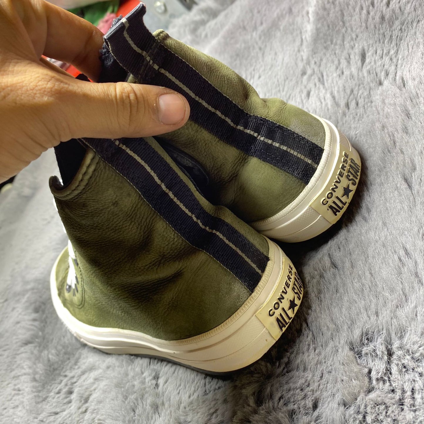Converse ( Size 41 / 7.5 )