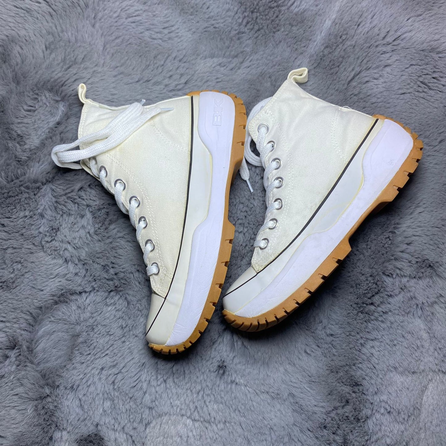 Converse ( Size 37 / 4.5 )