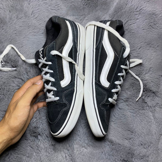 VANS ( Size 43 /  8.5-9 )