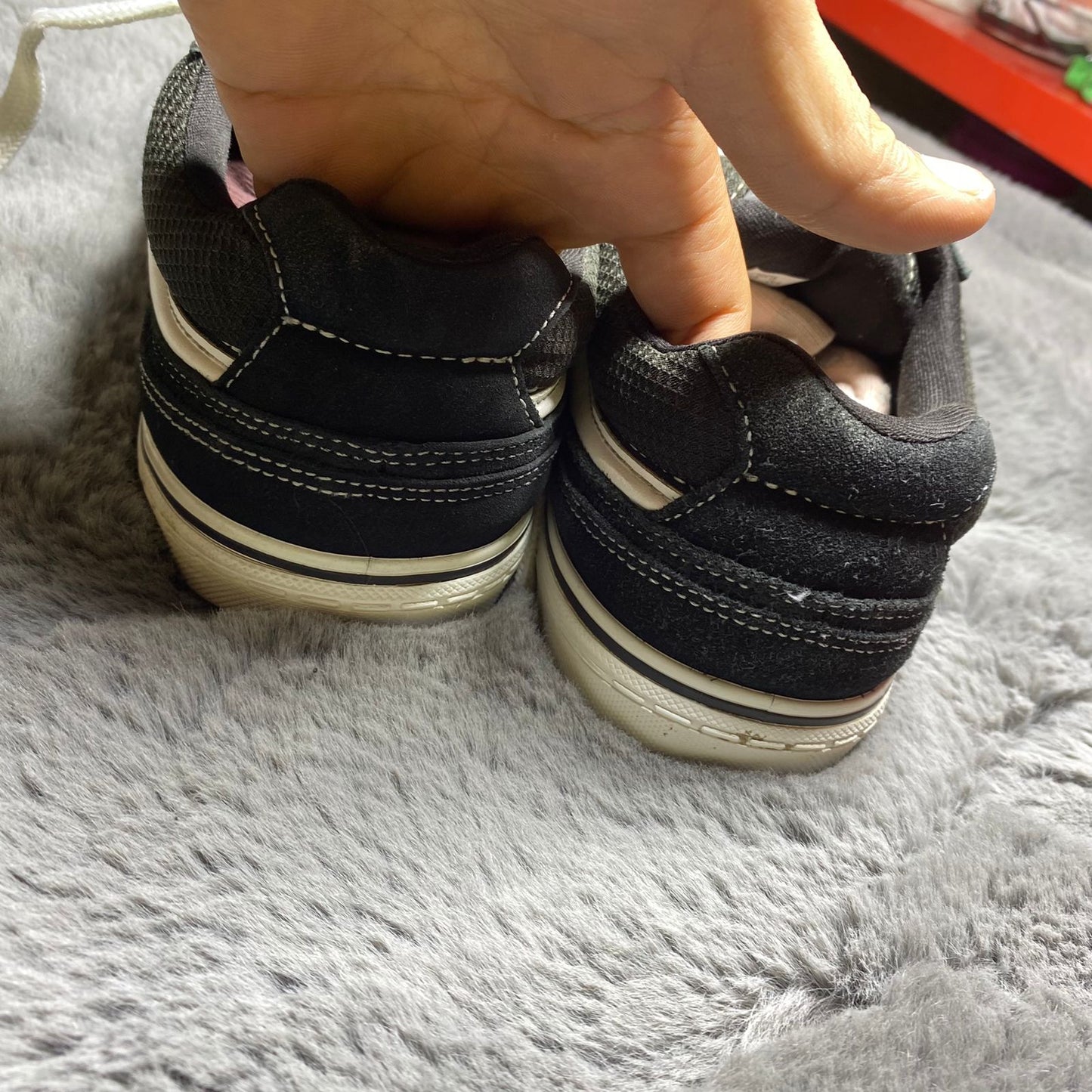 VANS ( Size 43 /  8.5-9 )