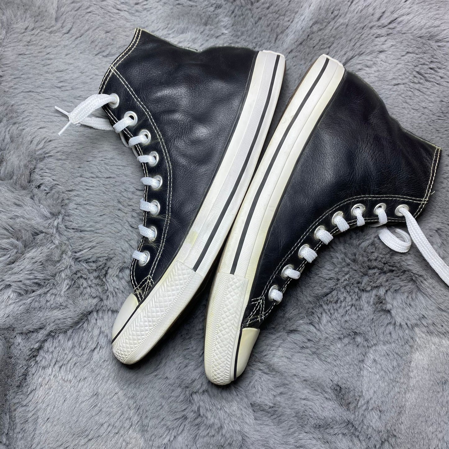 Converse ( Size 41.5 - 42 / 7.5 - 8 )