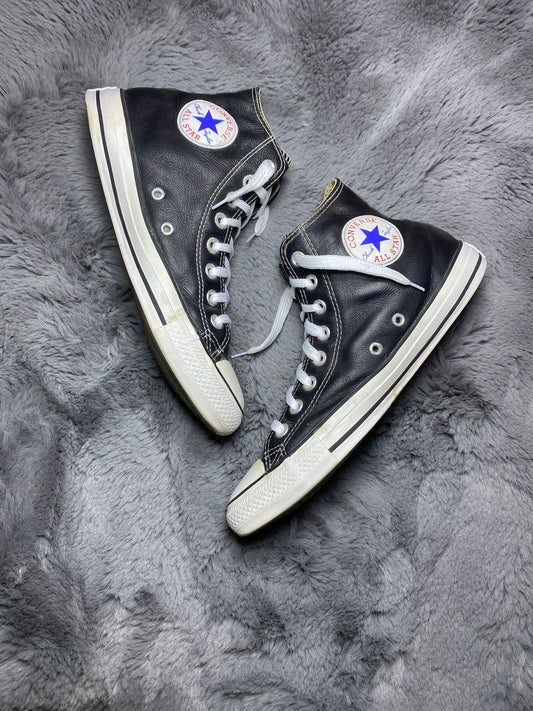 Converse ( Size 41.5 - 42 / 7.5 - 8 )