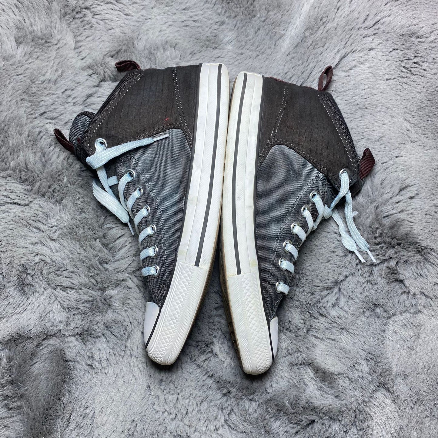 Converse ( Size 39.5 - 40 / 6.5 )