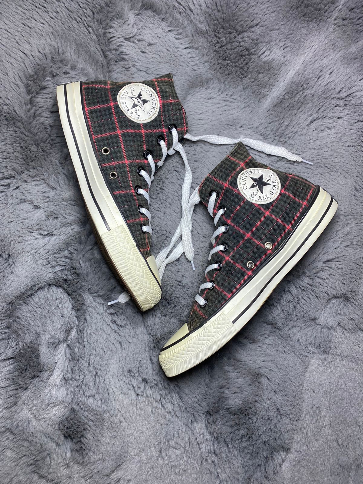 Converse ( Size 38 / 5.5 )