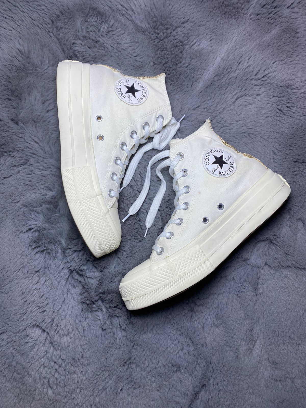 Converse ( Size 37.5 - 38 / 5 )