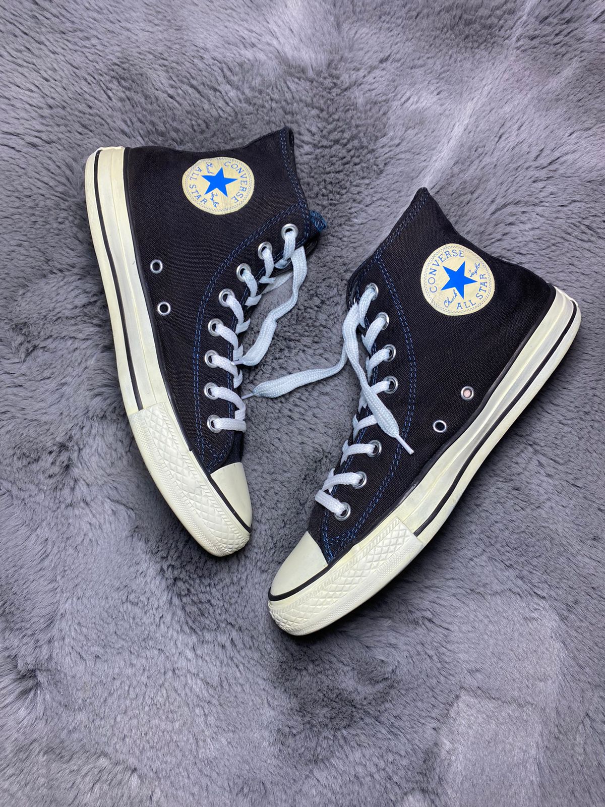 Converse ( Size 41 / 7.5 )