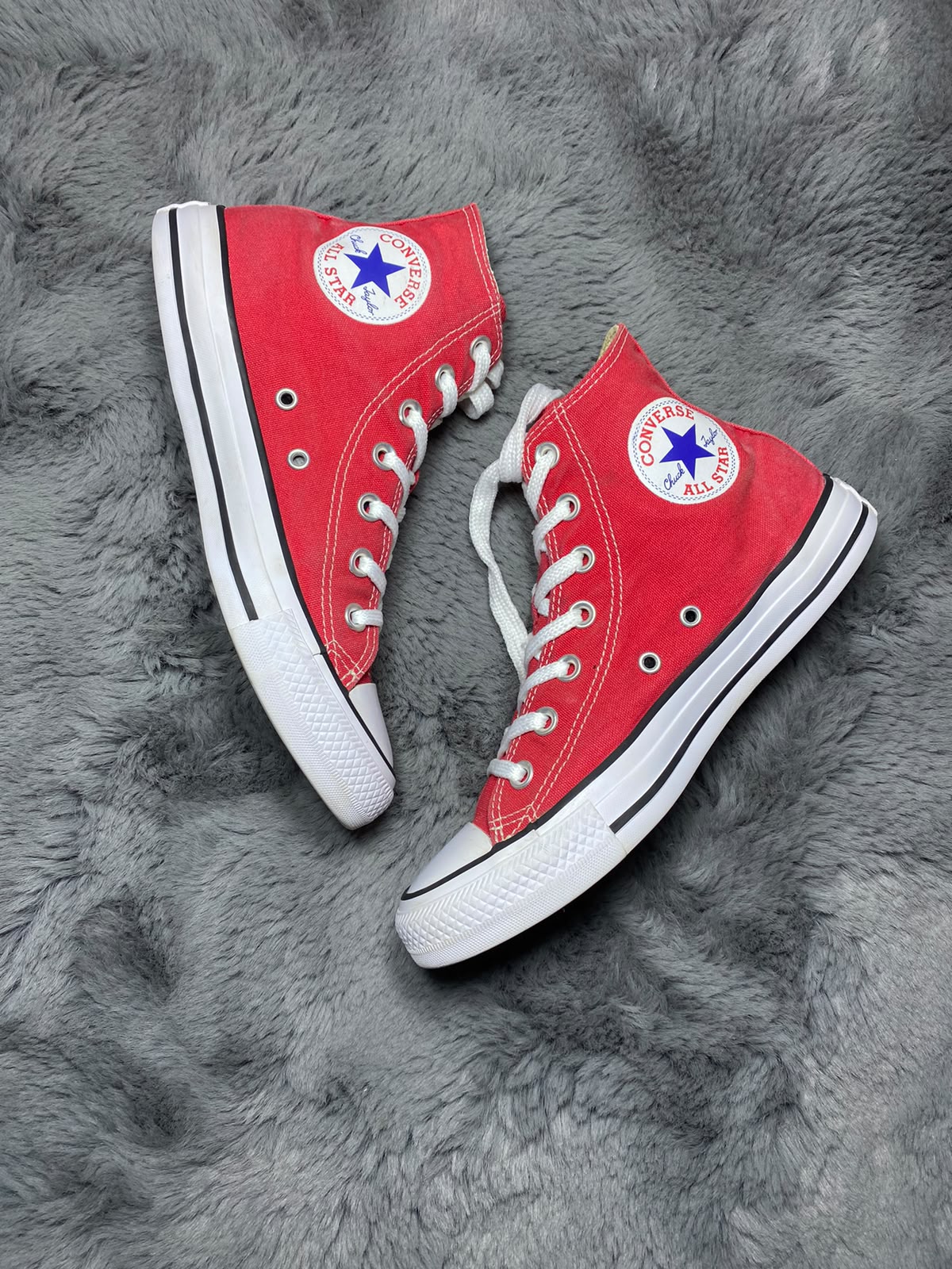 Converse ( Size 38 / 5.5 )