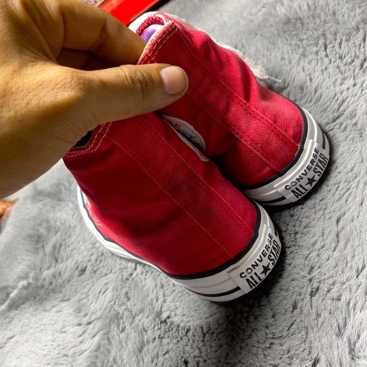 Converse ( Size 38 / 5.5 )