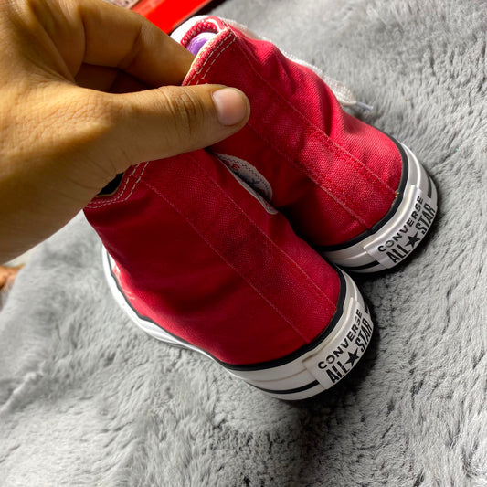 Converse ( Size 38 / 5.5 )