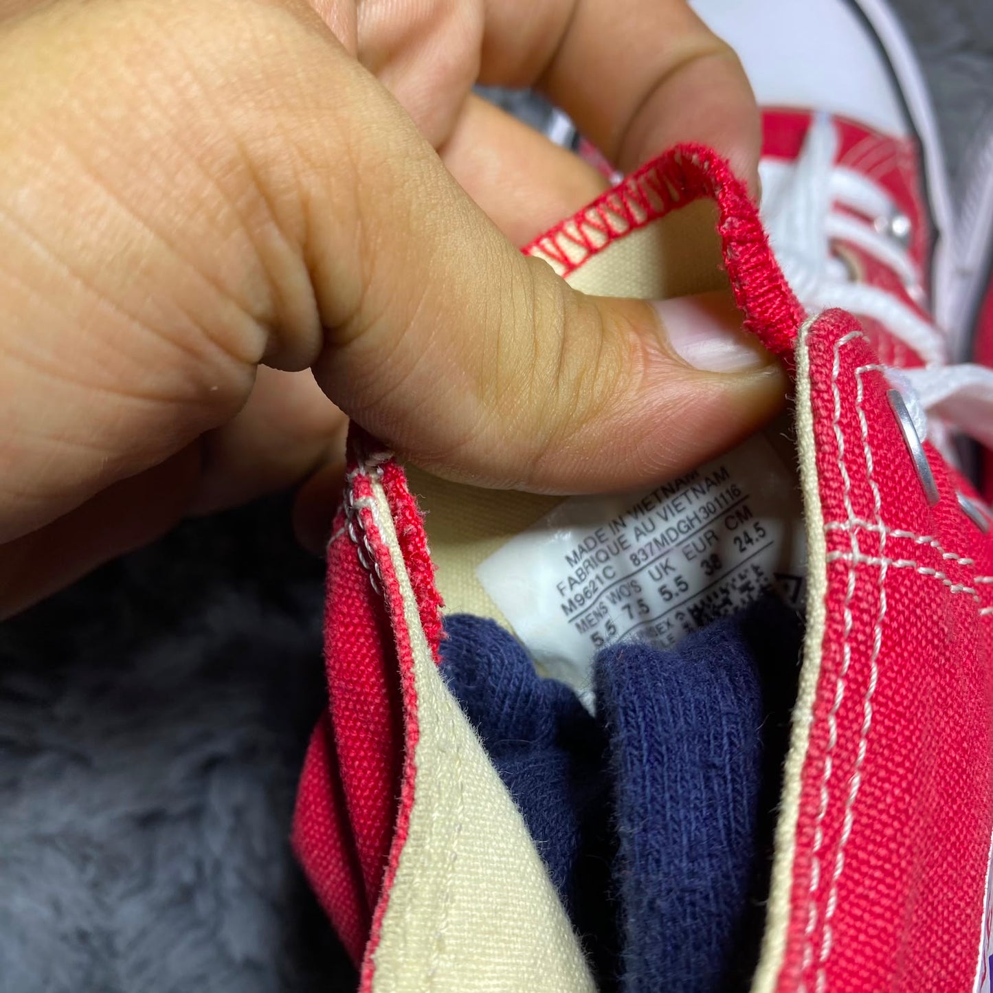 Converse ( Size 38 / 5.5 )