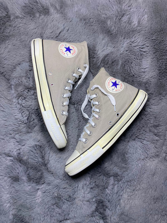 Converse ( Size 41 / 7.5 )