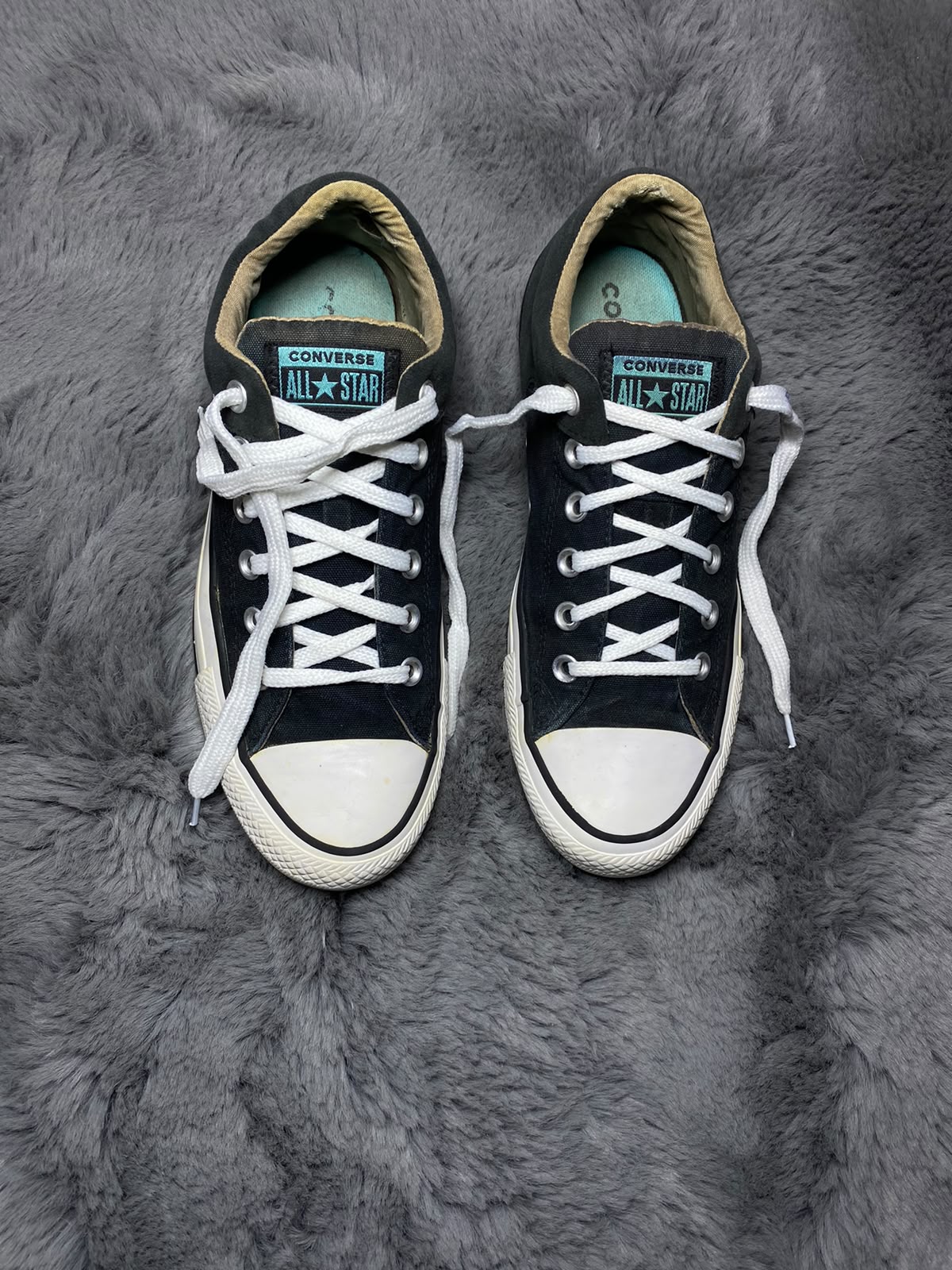 Converse ( Size 41 / 7.5 )