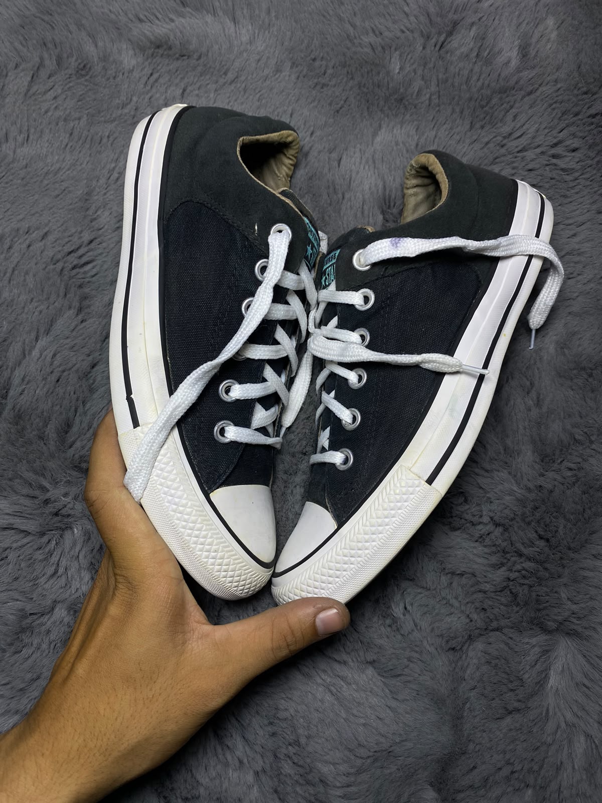 Converse ( Size 41 / 7.5 )