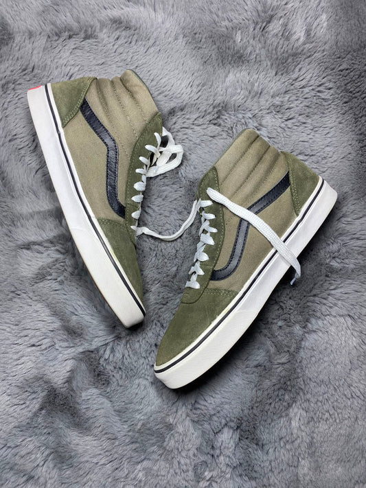 VANS ( Size 42 / 8 )