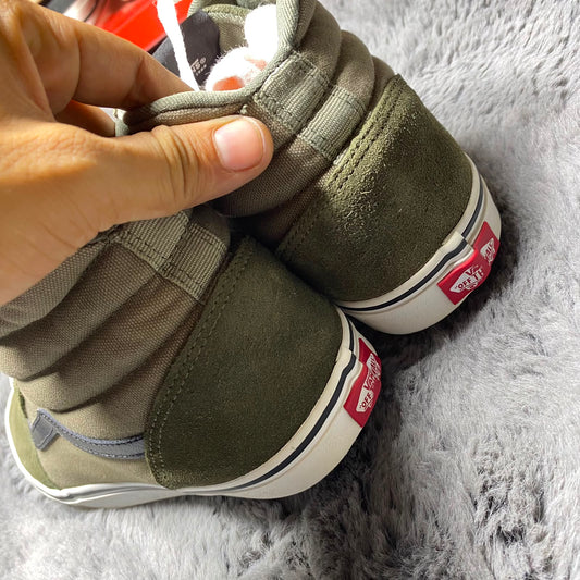 VANS ( Size 42 / 8 )