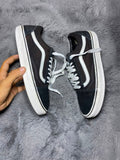VANS ( Size 44.5-45 / 10.5-11 )