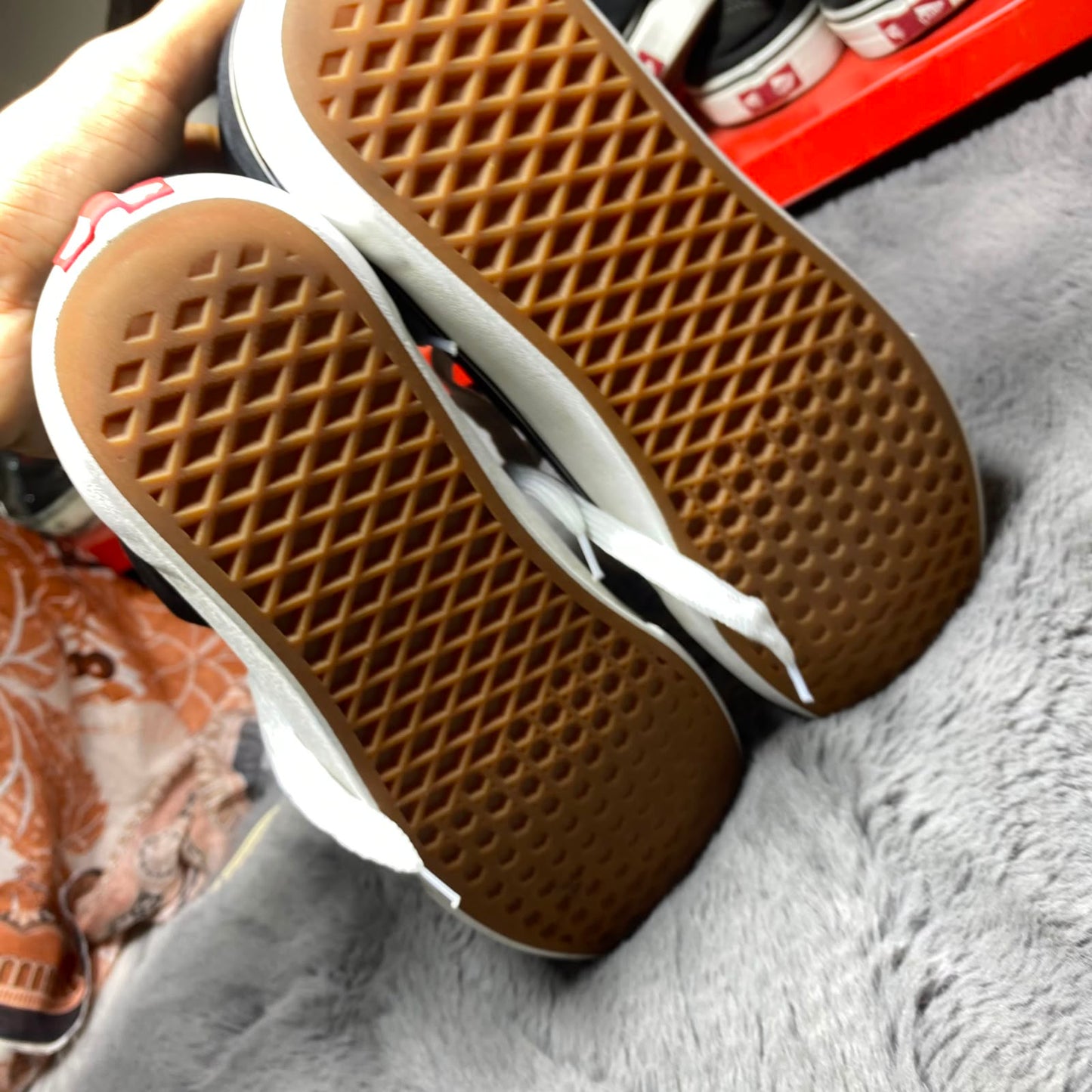 VANS ( Size 44.5-45 / 10.5-11 )