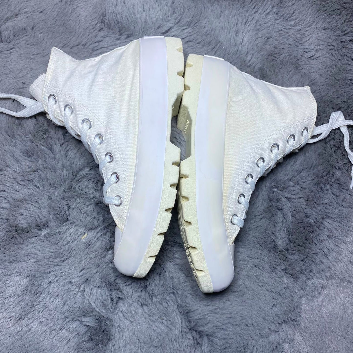Converse ( Size 37 / 4.5 )