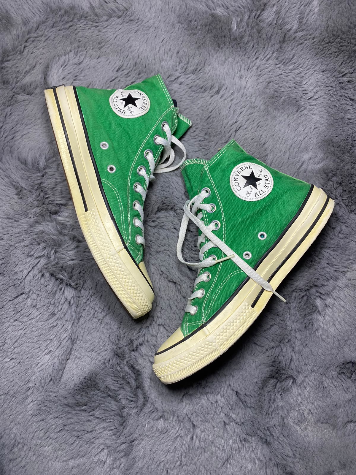 Converse ( Size 41 / 7.5 )