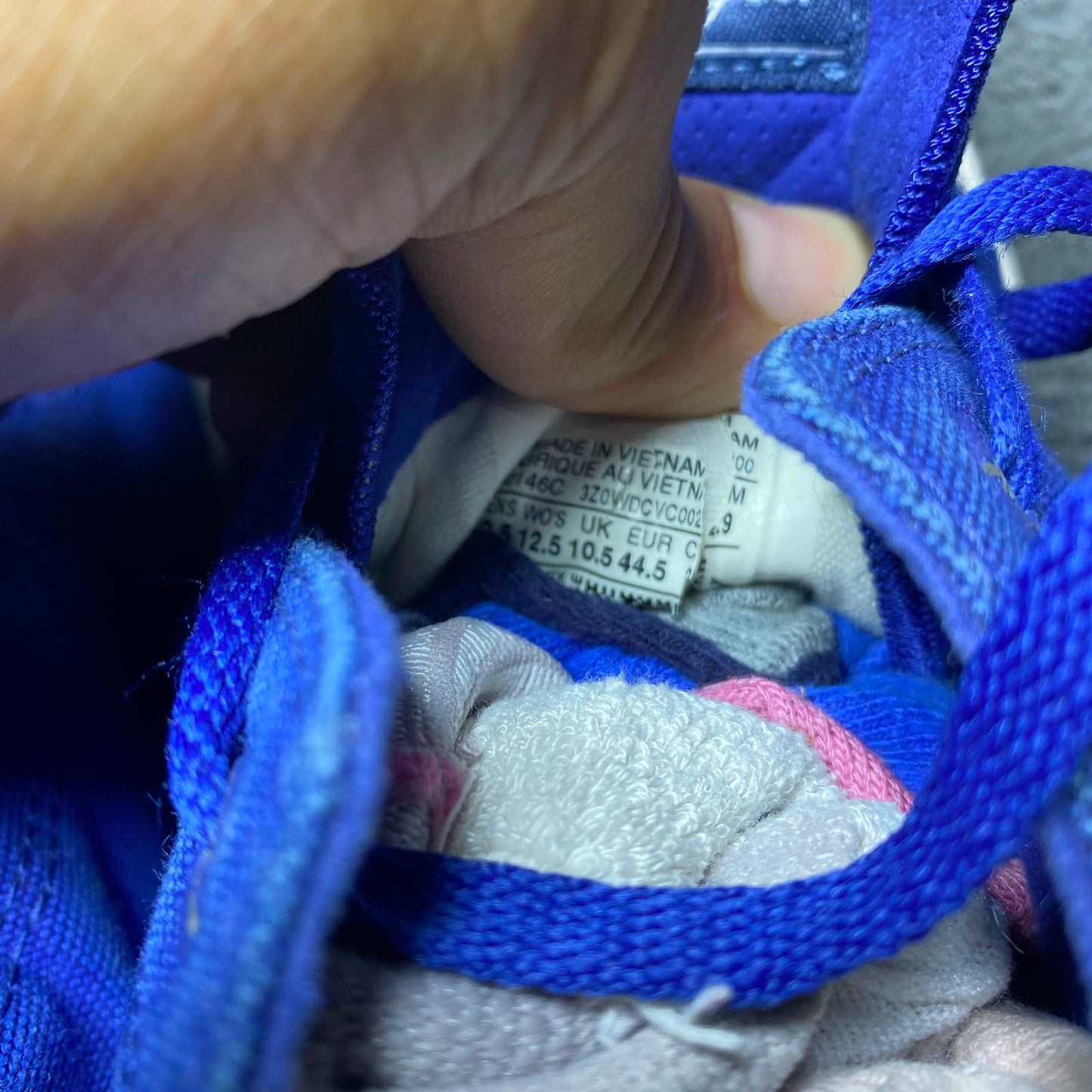 Converse ( Size 44.5-45 / 10.5 - 11 )