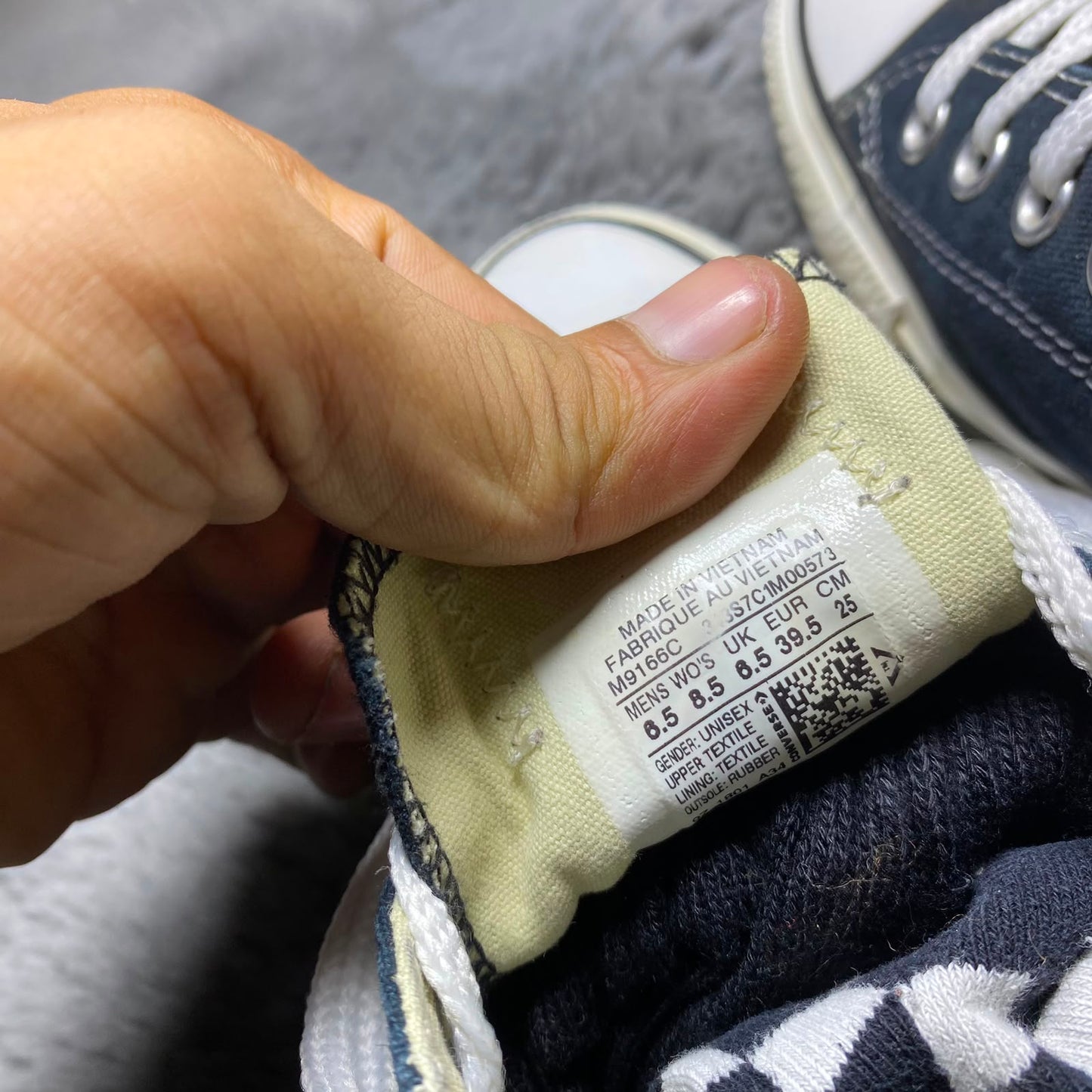 Converse ( Size 39.5 - 40 / 6.5 )