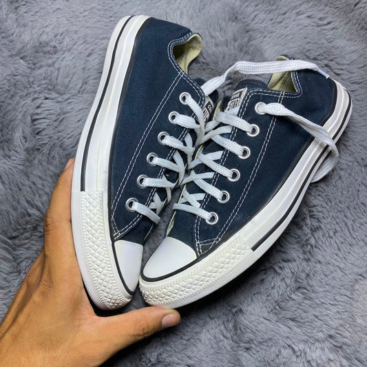 Converse ( Size 39.5 - 40 / 6.5 )