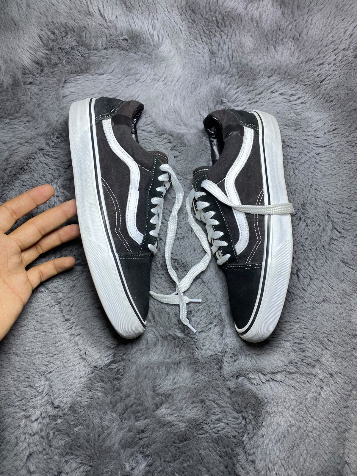 VANS ( Size 41 / 7.5 )