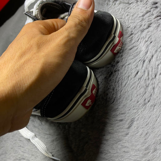 VANS ( Size 41 / 7.5 )