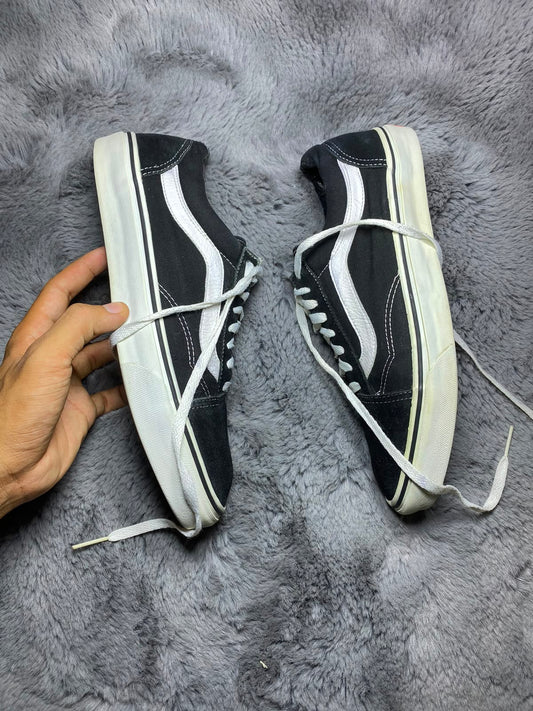 VANS ( Size 45 / 11 )