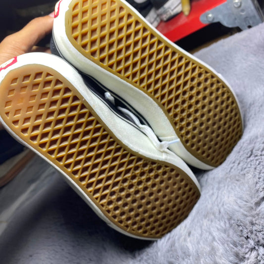 VANS ( Size 44.5-45 / 10.5-11 )