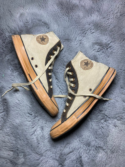 Converse ( Size 42 / 8.5 )
