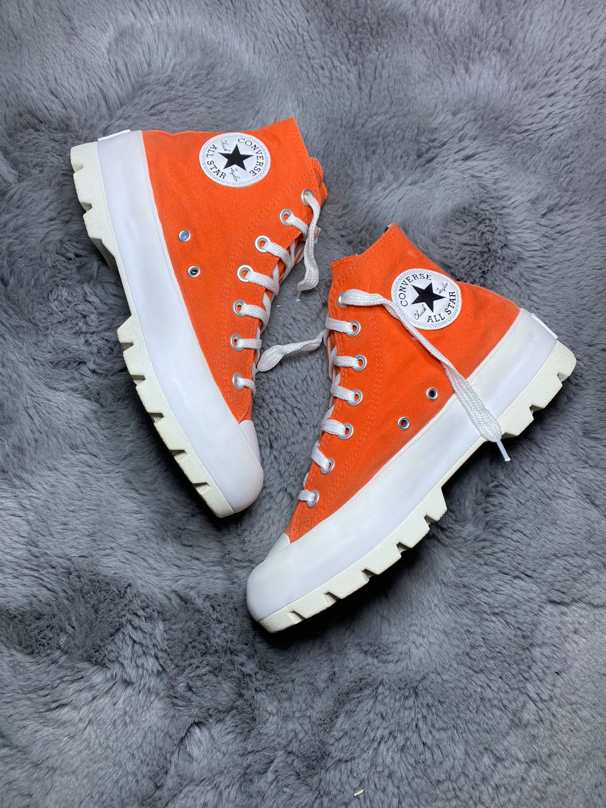 Converse ( Size 39 / 6 )