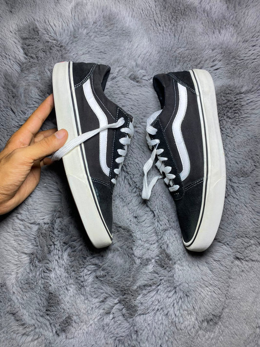 VANS ( Size 44 / 10 )