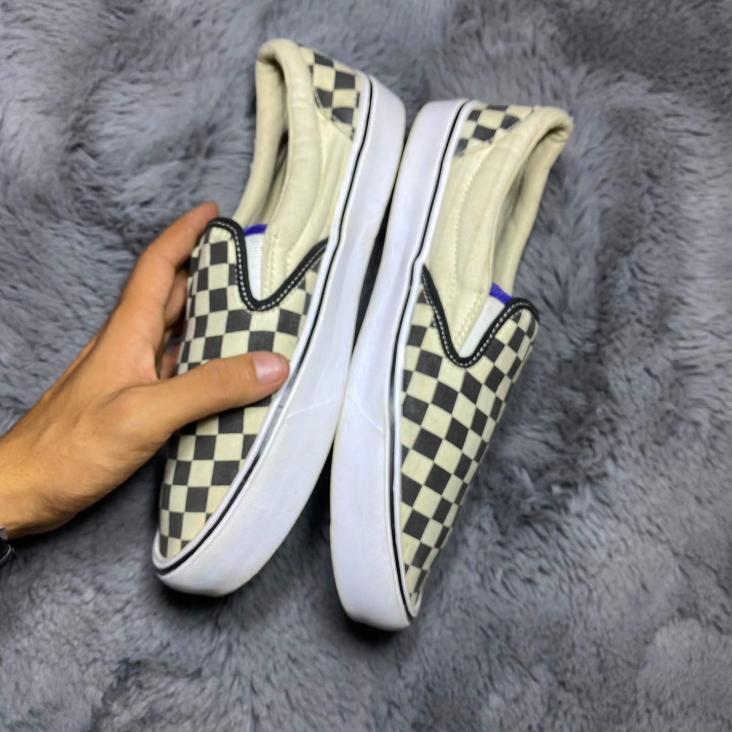 VANS ( Size 43 /  8.5-9 )