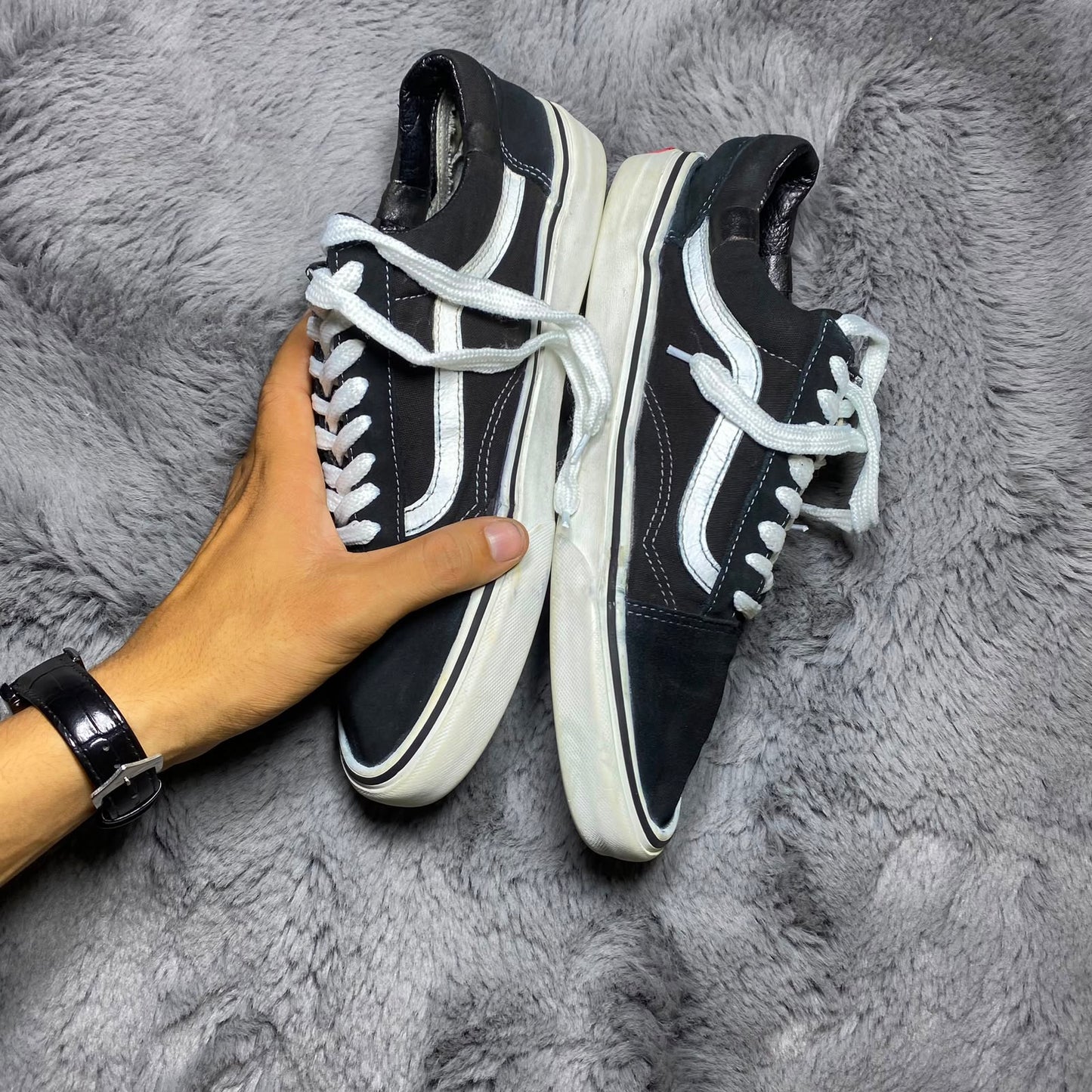 VANS ( Size 43 /  8.5-9 )