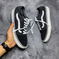 VANS ( Size 42.5-43 /  8.5 )