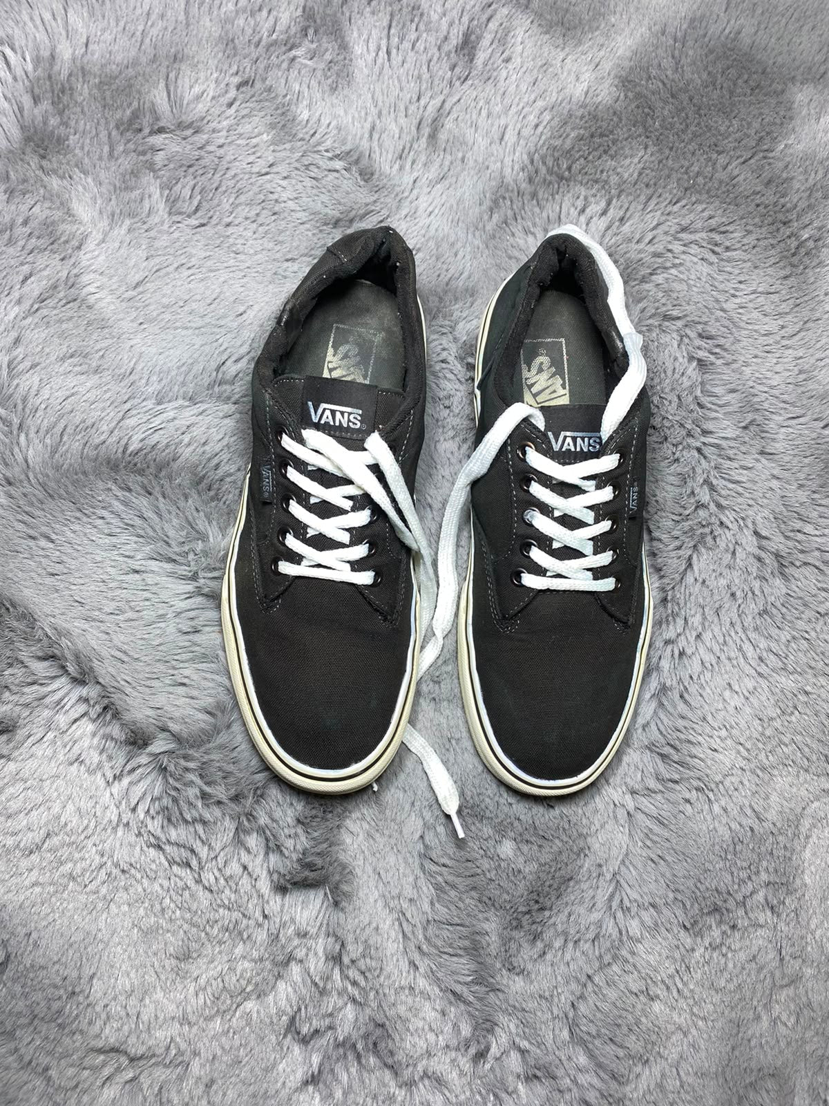 VANS ( Size 43 /  8.5-9 )