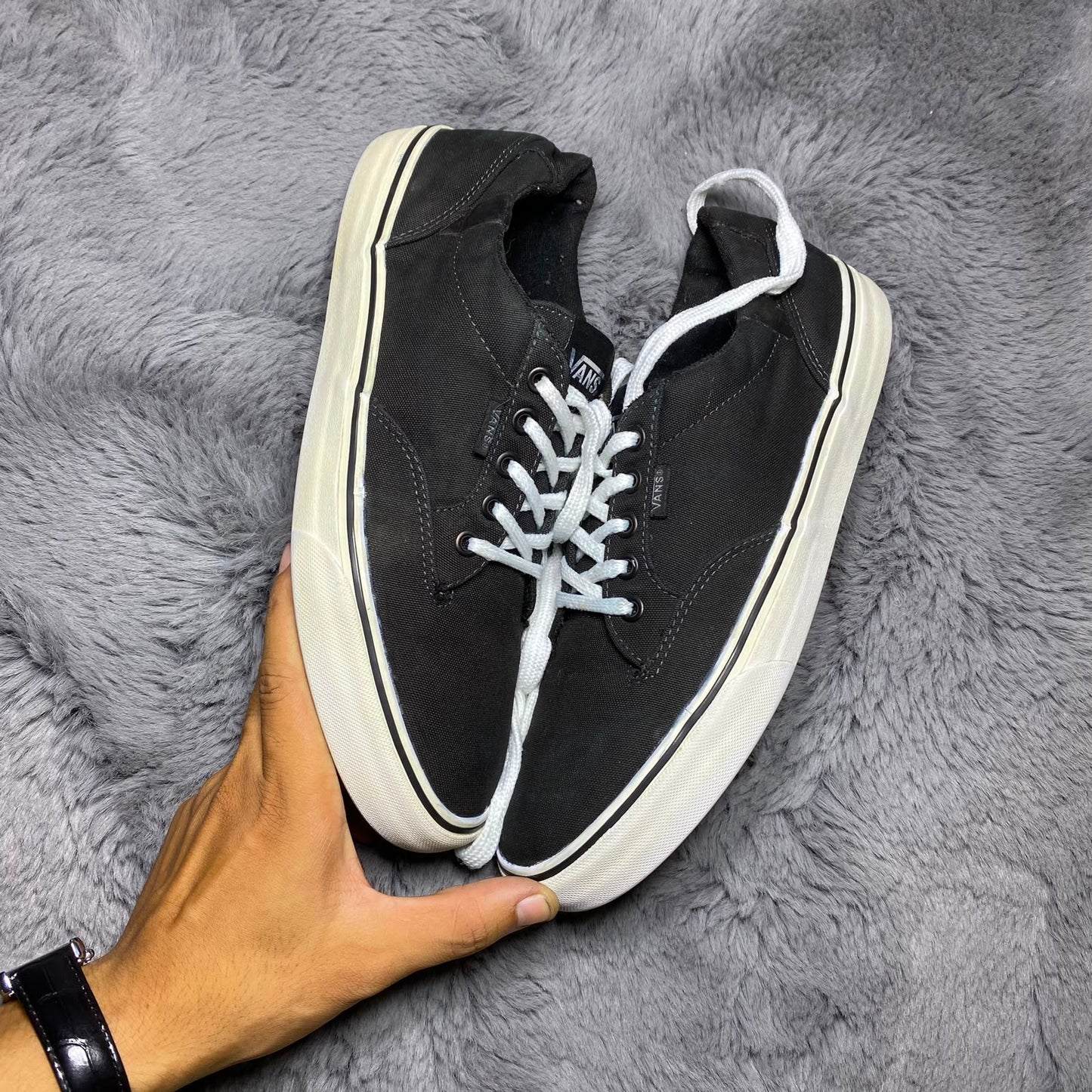 VANS ( Size 43 /  8.5-9 )