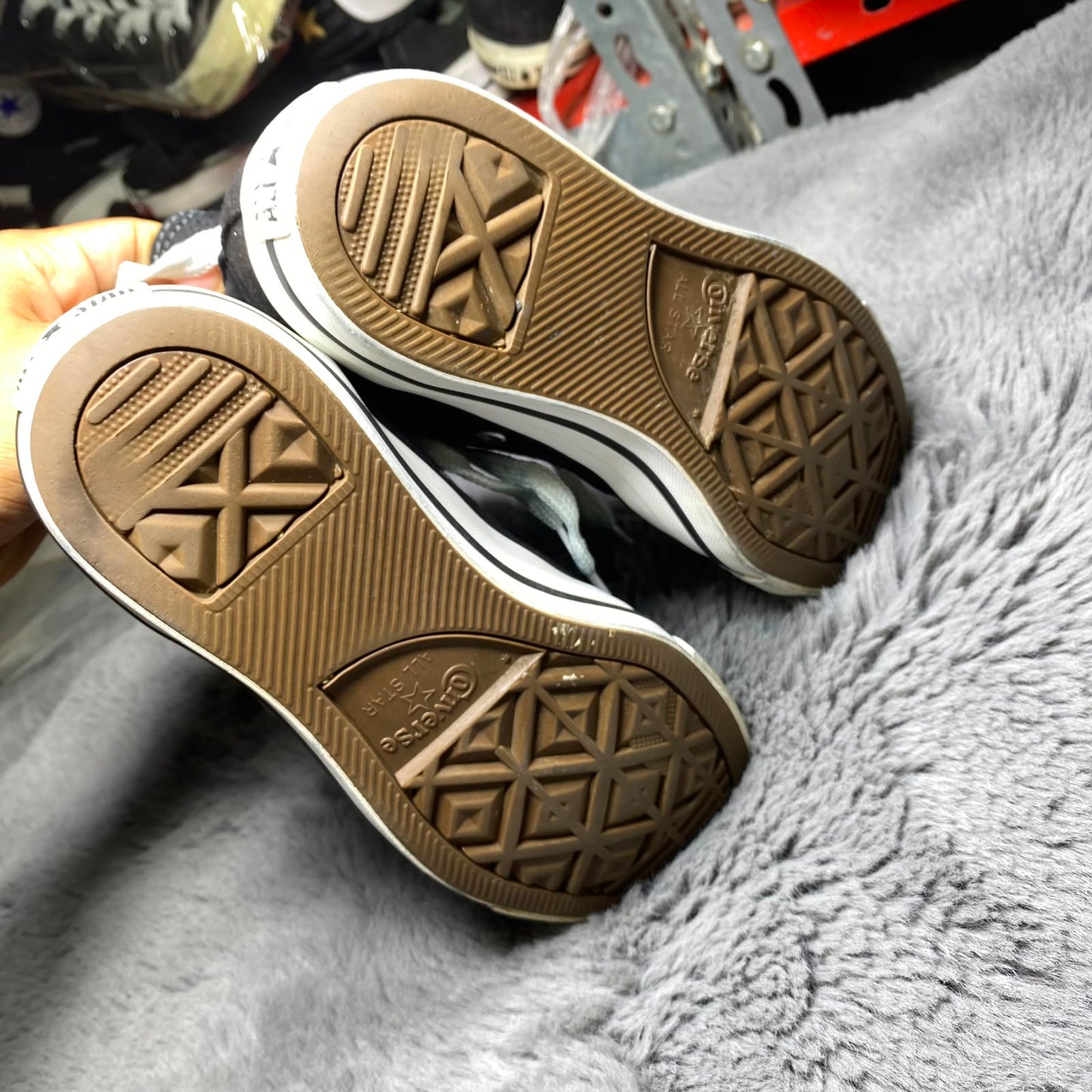 Converse ( Size 38 / 5.5 )